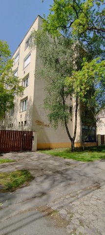 Eladó téglalakás, Szegeden 55 M Ft, 2+1 szobás