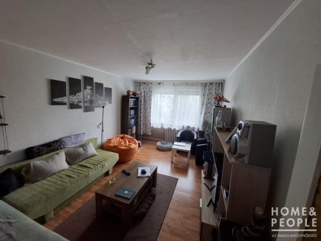 Eladó téglalakás, Szegeden 57 M Ft, 3 szobás
