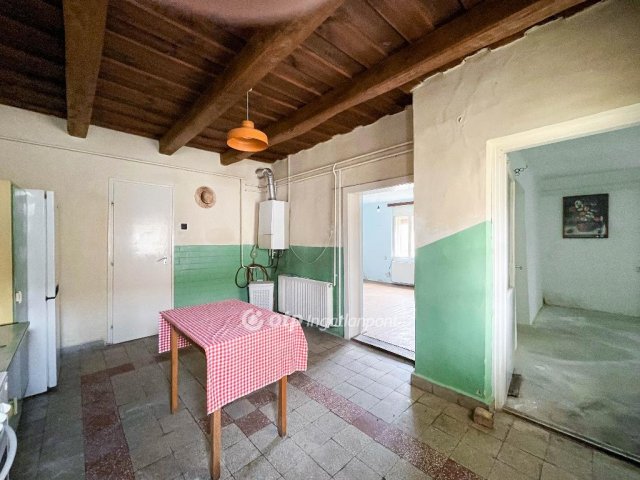 Eladó családi ház, Tápszentmiklóson 18.9 M Ft, 2 szobás