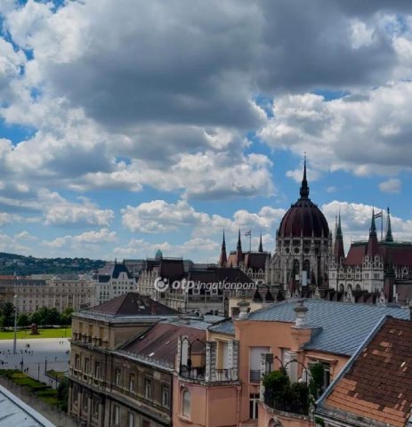 Eladó téglalakás, Budapesten, V. kerületben 170 M Ft, 2 szobás