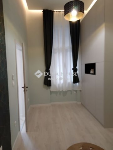 Eladó téglalakás, Budapesten, V. kerületben 96.9 M Ft, 2 szobás