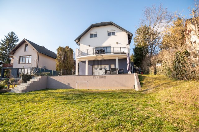 Eladó családi ház, Gödöllőn 179.9 M Ft, 4 szobás