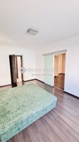Kiadó téglalakás, albérlet, Pécsett 260 E Ft / hó, 3 szobás