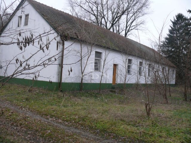 Eladó ipari ingatlan, Kecskeméten 75 M Ft / költözzbe.hu