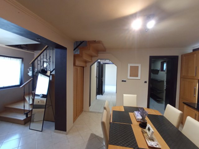 Eladó családi ház, Pátyon 249.9 M Ft, 7 szobás