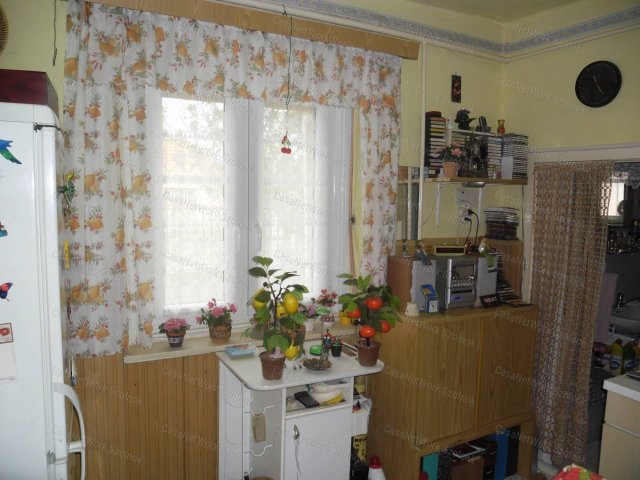 Eladó családi ház, Szolnokon 15.5 M Ft, 2 szobás