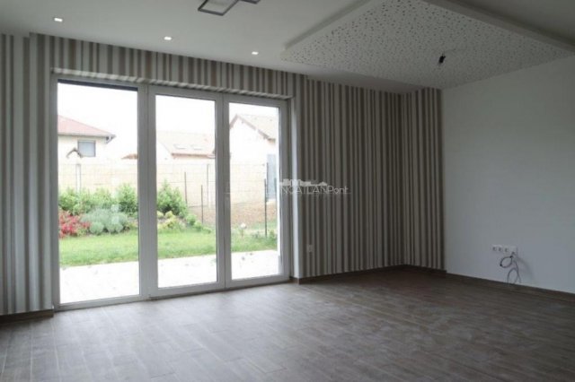 Eladó ikerház, Szombathelyen 84.9 M Ft, 4 szobás