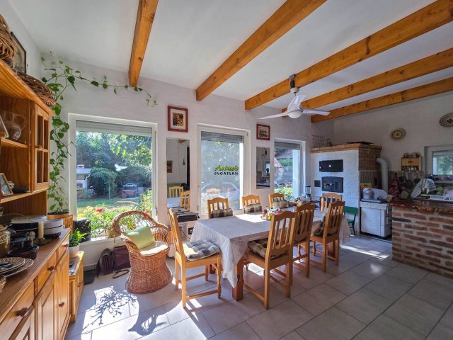 Eladó családi ház, Kisfaludon 128 M Ft, 2 szobás