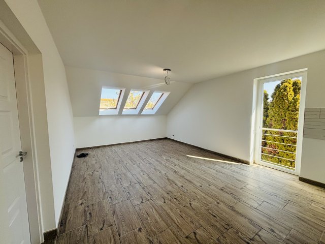 Eladó téglalakás, Cegléden 67.9 M Ft, 4 szobás