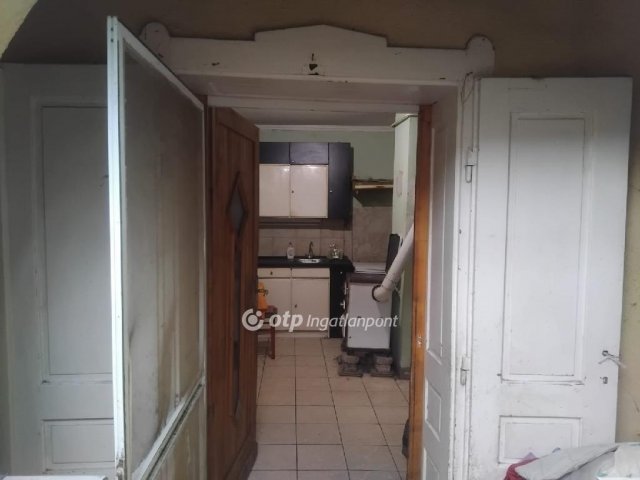Eladó családi ház, Tégláson 21 M Ft, 2 szobás