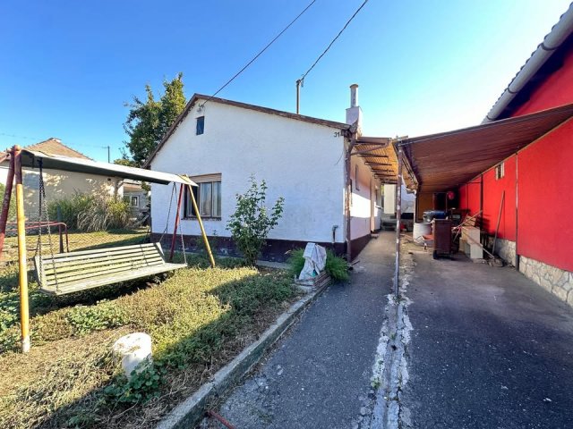 Eladó családi ház, Pécsett, Fürj utcában 18.9 M Ft, 2 szobás