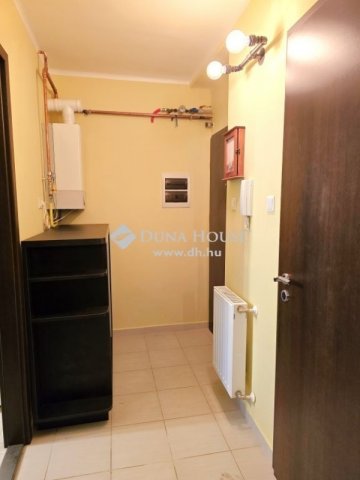 Kiadó téglalakás, albérlet, Pécsett 220 E Ft / hó, 2 szobás