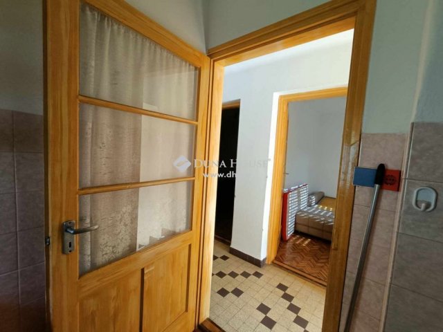 Eladó nyaraló, Lakitelken 18 M Ft, 3 szobás
