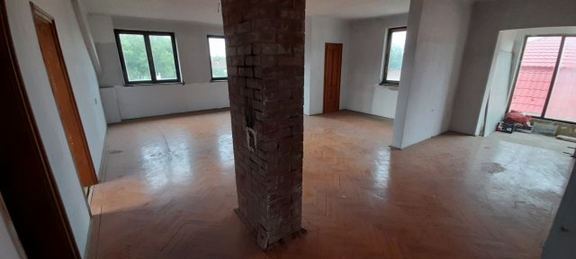 Eladó téglalakás, Debrecenben 34.5 M Ft, 5 szobás