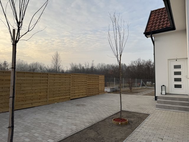 Eladó családi ház, Szigetmonostorban 120 M Ft, 5 szobás