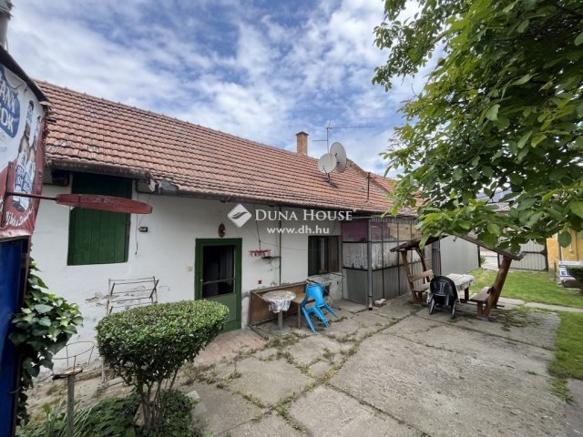 Eladó családi ház, Kiskunfélegyházán 26.5 M Ft, 3 szobás