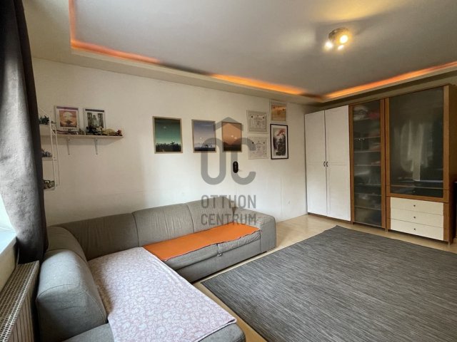 Eladó téglalakás, Budakeszin 140 M Ft, 4 szobás