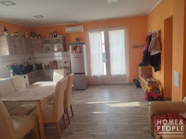 Eladó családi ház, Balástyán 39.99 M Ft, 2 szobás