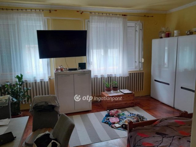 Eladó családi ház, Karcagon 32 M Ft, 2+1 szobás