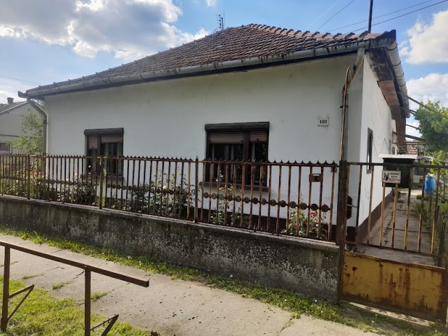 Eladó családi ház, Szabadkígyóson 17 M Ft, 3 szobás