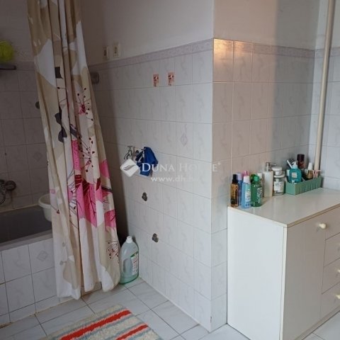 Eladó ikerház, Pécsett 69 M Ft, 4 szobás / költözzbe.hu