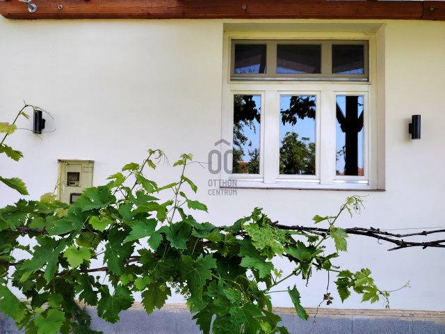 Eladó családi ház, Poroszlón 89 M Ft, 3 szobás