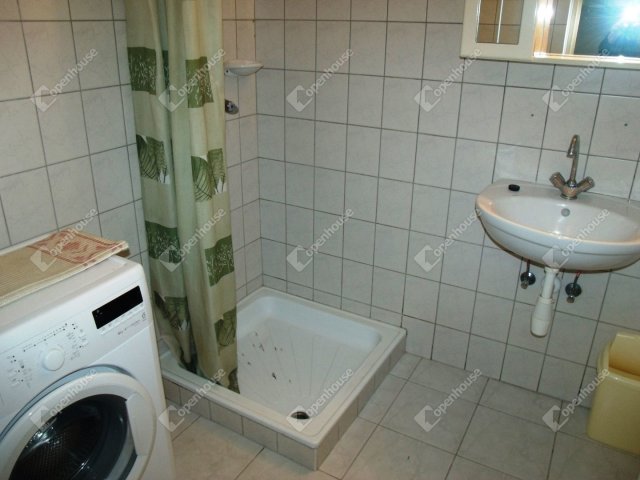 Kiadó téglalakás, albérlet, Pacsán 100 E Ft / hó, 1 szobás