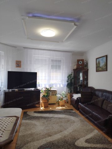 Eladó családi ház, Szolnokon 35.5 M Ft, 3 szobás
