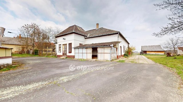 Eladó családi ház, Nyírtasson 25 M Ft, 5+2 szobás