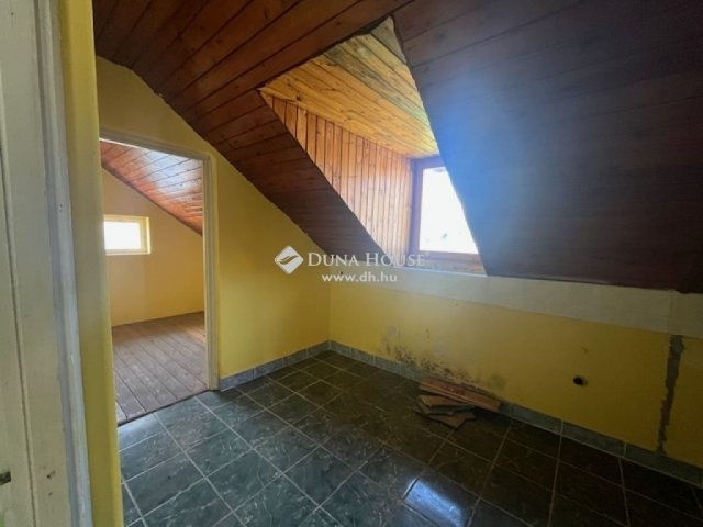 Eladó téglalakás, Pécsett 20.9 M Ft, 2 szobás