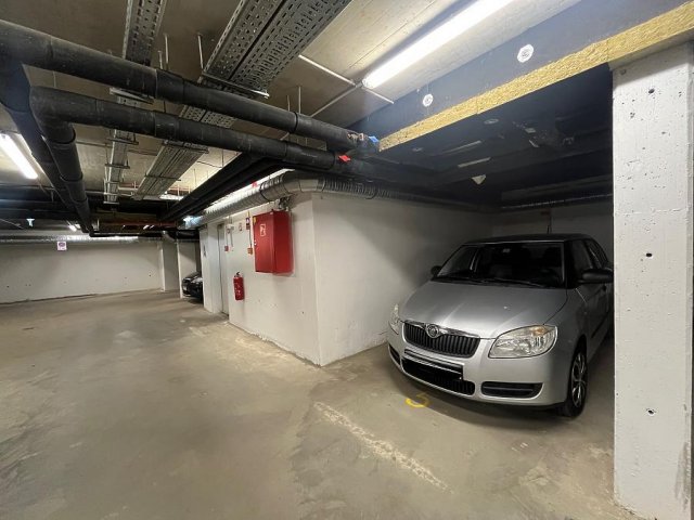 Kiadó garázs, Budapesten, III. kerületben 35 E Ft / hó