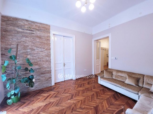Eladó téglalakás, Budapesten, VII. kerületben 84.9 M Ft