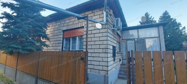 Eladó családi ház, Törökszentmiklóson 36 M Ft, 2 szobás