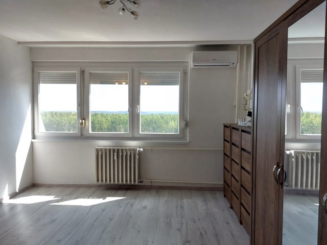 Kiadó panellakás, albérlet, Szolnokon 130 E Ft / hó, 1+1 szobás