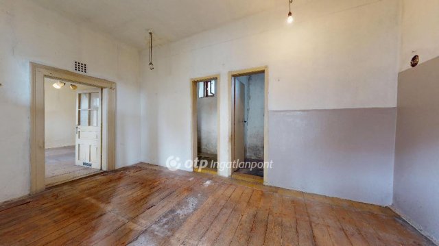 Eladó családi ház, Gesztelyben 10.9 M Ft, 2 szobás