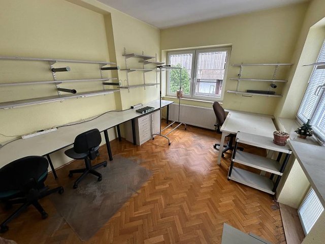 Kiadó iroda, Budapesten, IV. kerületben 400 E Ft / hó, 7 szobás