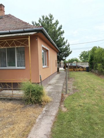Eladó családi ház, Makádon 33 M Ft, 2 szobás