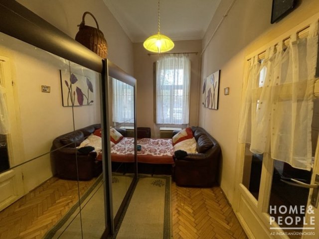 Eladó téglalakás, Szegeden 20 M Ft, 2 szobás