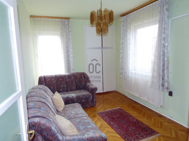 Eladó családi ház, Debrecenben 69.99 M Ft, 4 szobás