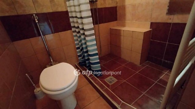 Eladó téglalakás, Budapesten, VI. kerületben 44.9 M Ft, 2 szobás