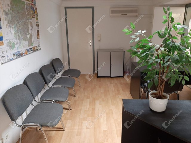 Kiadó iroda, Debrecenben 600 E Ft / hó, 6 szobás