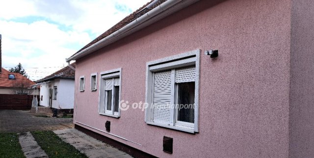 Eladó családi ház, Gyulán 95 M Ft, 3+4 szobás