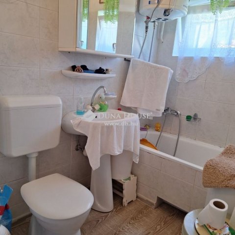 Eladó családi ház, Gasztonyban 35.99 M Ft, 3 szobás