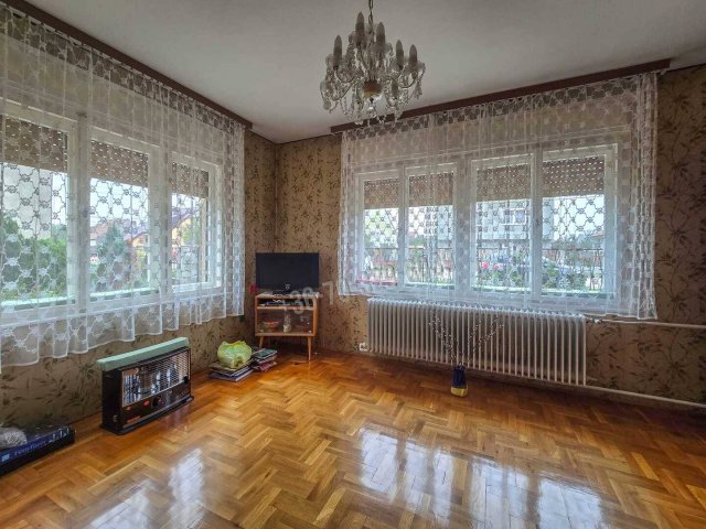 Eladó családi ház, Csornán 49 M Ft, 4 szobás