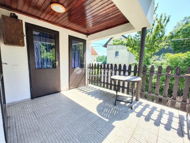 Eladó nyaraló, Szegeden 29 M Ft, 2 szobás / költözzbe.hu