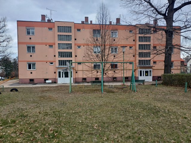 Eladó téglalakás, Veszprémben 45 M Ft, 2 szobás