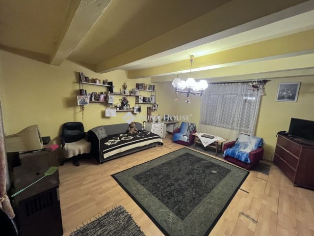 Eladó családi ház, Dunavecsén 20 M Ft, 1 szobás
