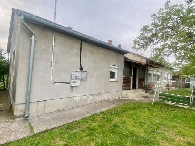 Eladó családi ház, Jászkisérén 18.99 M Ft, 4+1 szobás