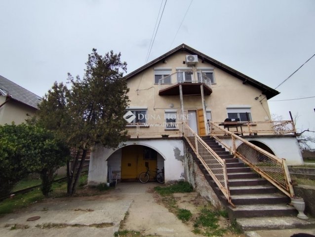 Eladó családi ház, Dunaharasztin 123 M Ft, 7 szobás