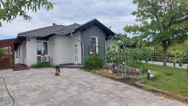 Eladó családi ház, Érden 230 M Ft, 6 szobás